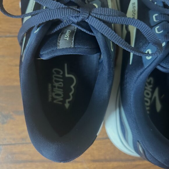 Brooks Ghost Running Shoes Size 9 - Picture 6 of 7